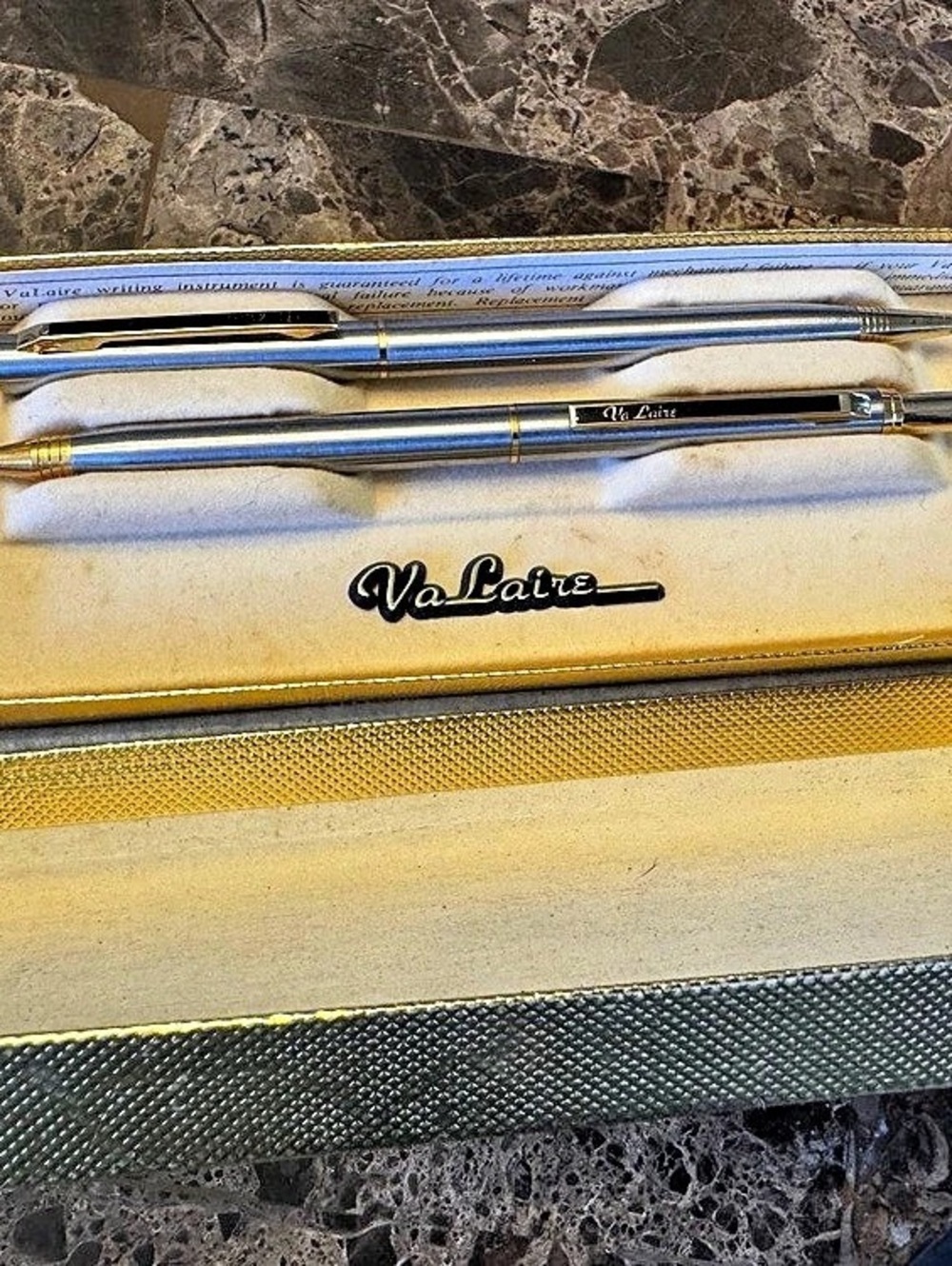 Va Laire Two-Piece Pen Set in Silver & Gold